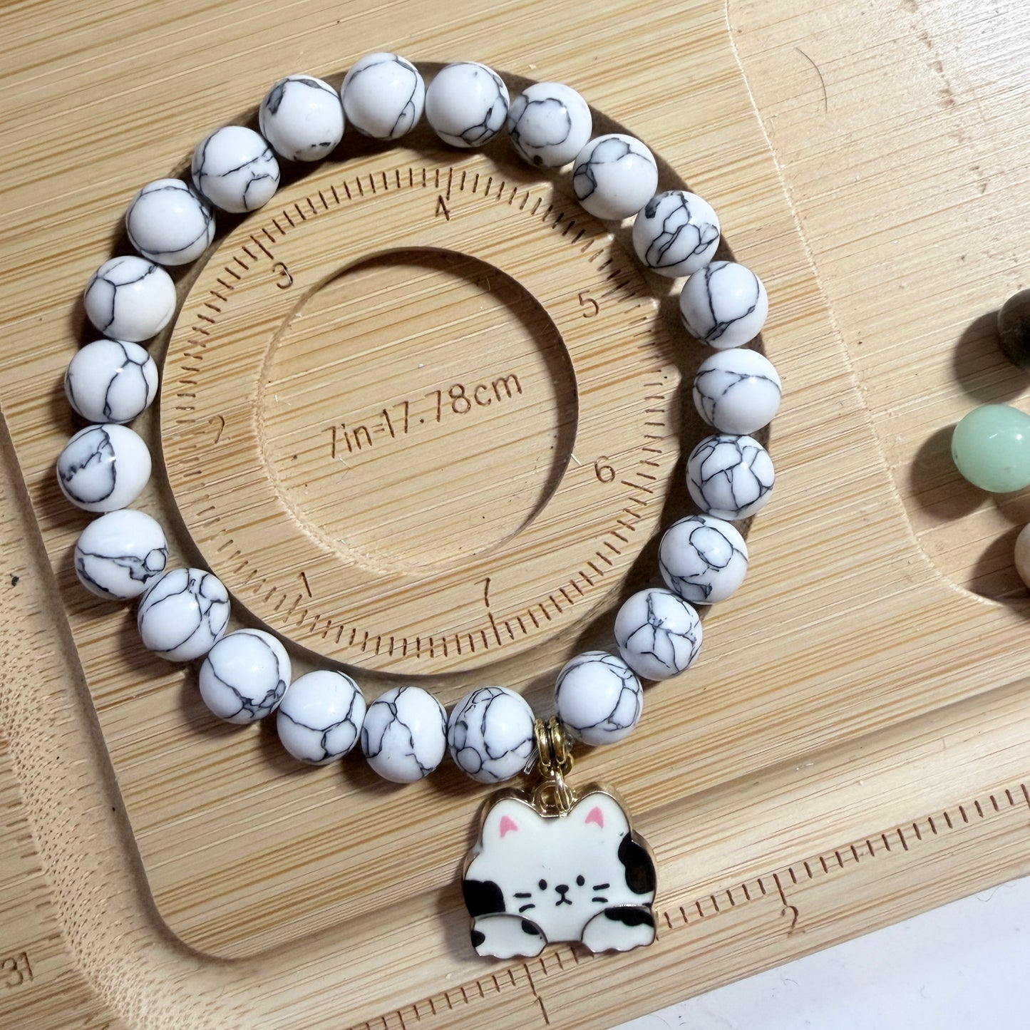 Handmade Unique White Howlite Gemstone Beaded With Cat Charm Bracelet 8mm