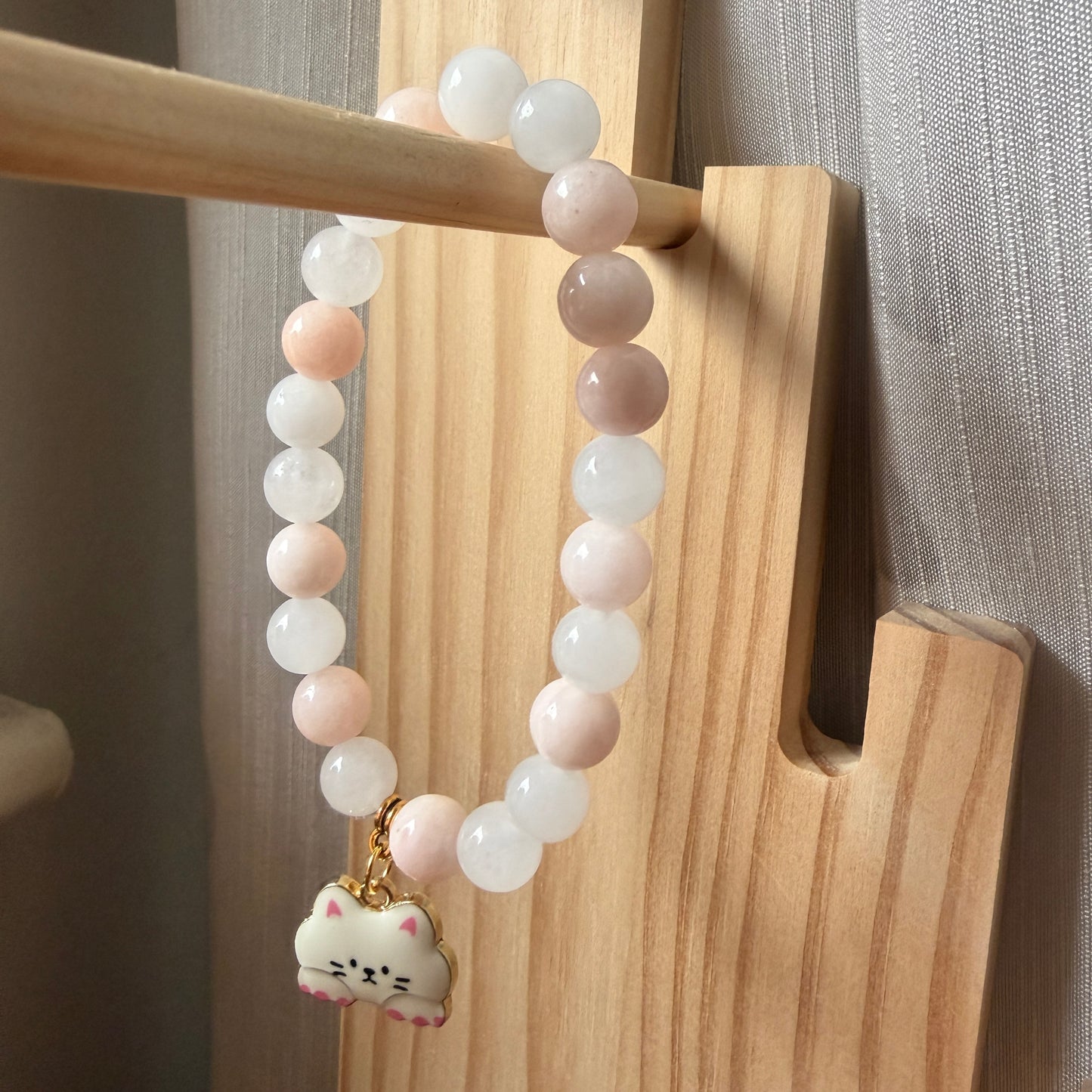 Handmade Unique Beige and White Quartz Crystal Cat Charm Beaded Bracelet 8mm